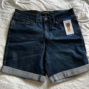 DKNY JEAN SHORTS